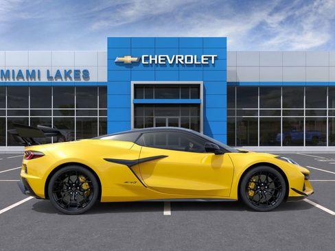 New 2026 Chevrolet Corvette ZR1 w/ ZR1 Carbon Fiber Aero Package image 5