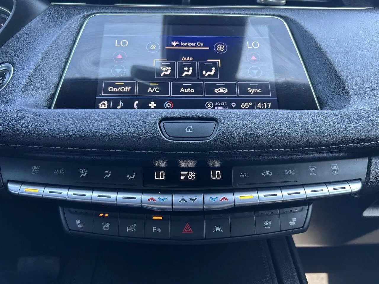 Used 2022 Cadillac XT4 Premium Luxury w/ LPO, Radiant Package AWD/4WD image 18