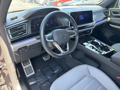 Used 2025 Volkswagen Atlas Cross Sport SEL R-Line image 23