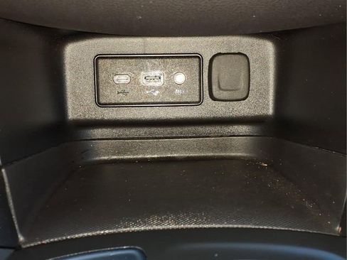 Used 2023 Chevrolet Equinox LT image 19