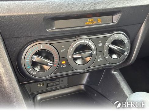 Used 2016 MAZDA MAZDA3 i Sport image 25