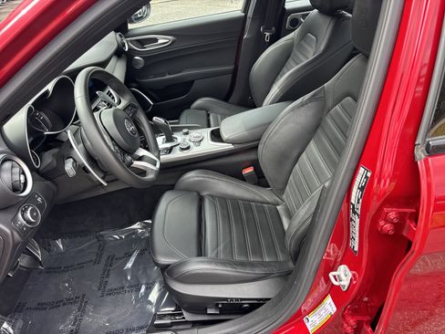 Used 2023 Alfa Romeo Giulia Veloce image 9