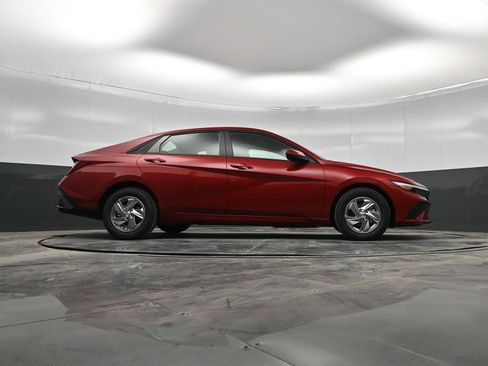 New 2026 Hyundai Elantra SE image 36