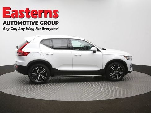 Used 2023 Volvo XC40 B5 Core AWD/4WD image 45