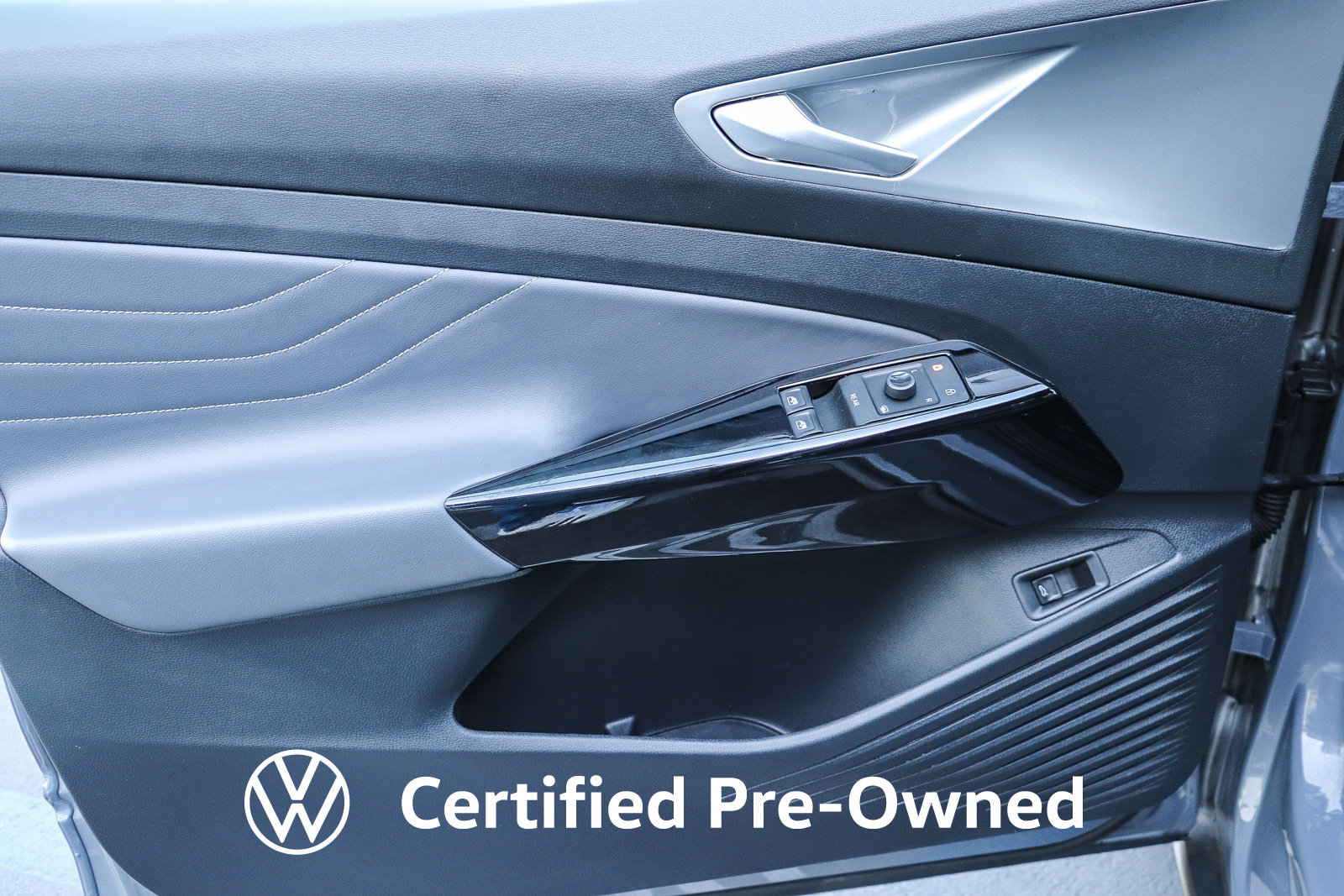 Used 2023 Volkswagen ID.4 Pro S AWD/4WD image 23