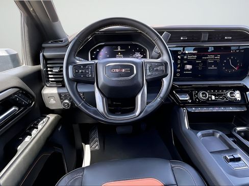 Used 2024 GMC Sierra 2500 AT4 w/ AT4 Premium Plus Package AWD/4WD image 8