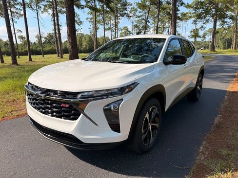 New 2026 Chevrolet Trax RS FWD image 1