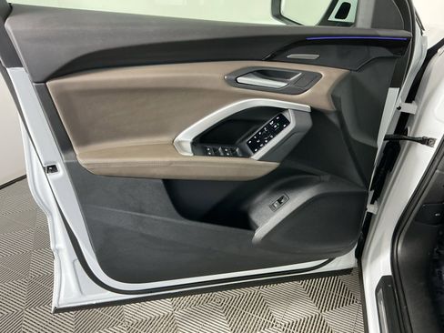 Used 2025 Audi Q5 Premium Plus w/ Premium Plus image 19