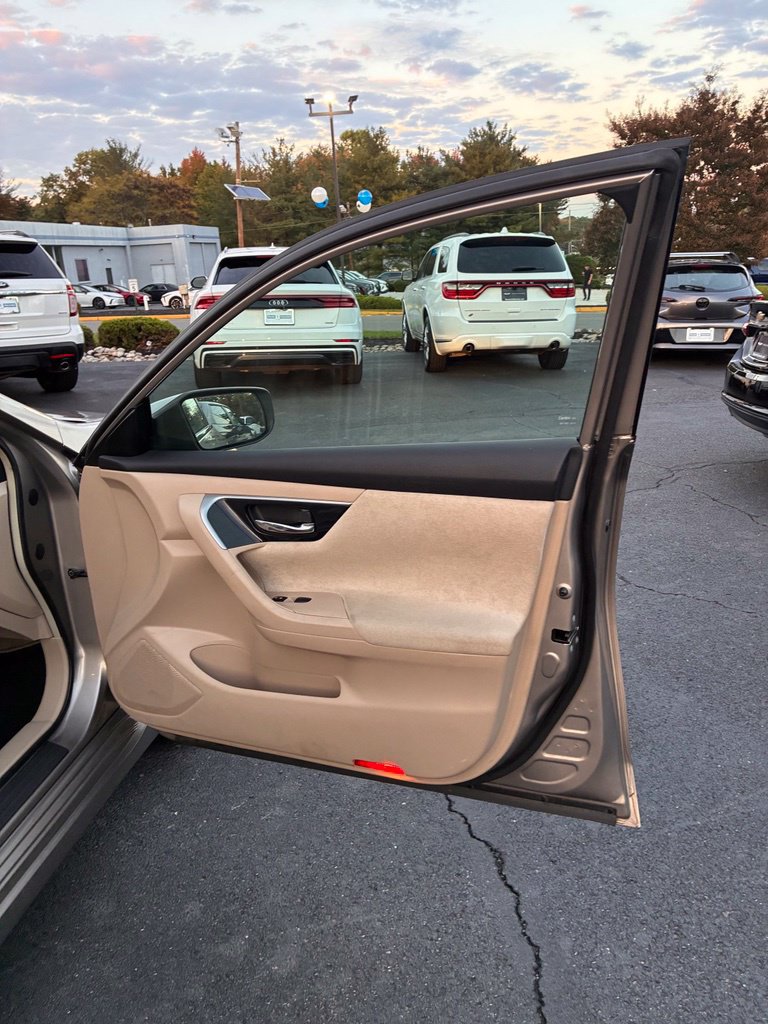 Used 2013 Nissan Altima 2.5 S FWD image 21