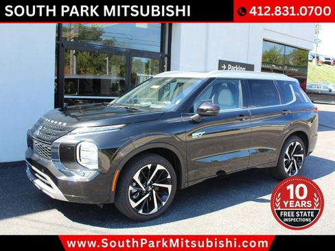 Used 2025 Mitsubishi Outlander SEL AWD/4WD image 2