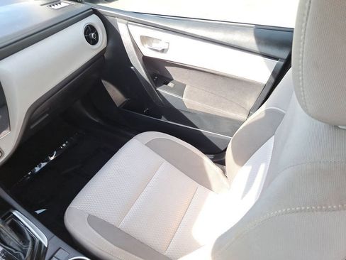 Used 2019 Toyota Corolla LE image 12