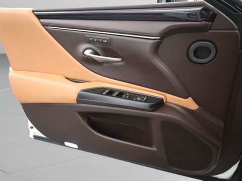 Used 2021 Lexus ES 250 w/ Premium Package image 34