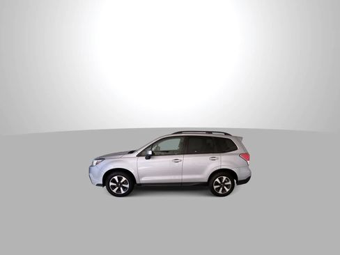 Used 2017 Subaru Forester 2.5i Premium AWD/4WD image 5