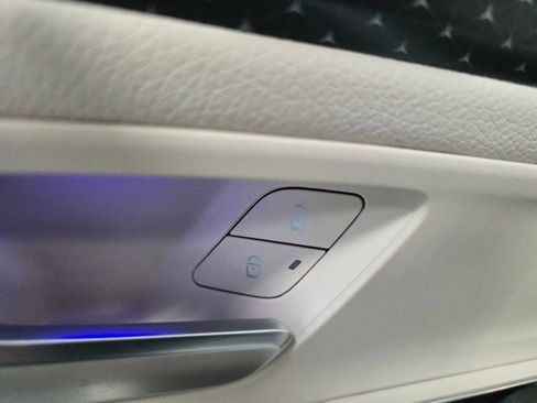 Certified 2025 Mercedes-Benz GLB 250 4MATIC image 29