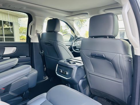 New 2025 Ford Expedition Active RWD image 11