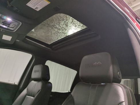 Used 2019 Chevrolet Silverado 1500 High Country w/ Technology Package image 23