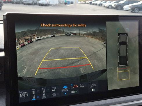 Used 2025 Toyota Tacoma Trailhunter image 19