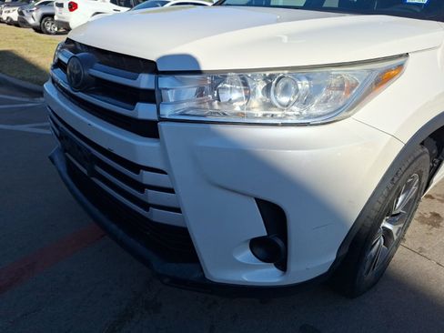Used 2018 Toyota Highlander LE image 10