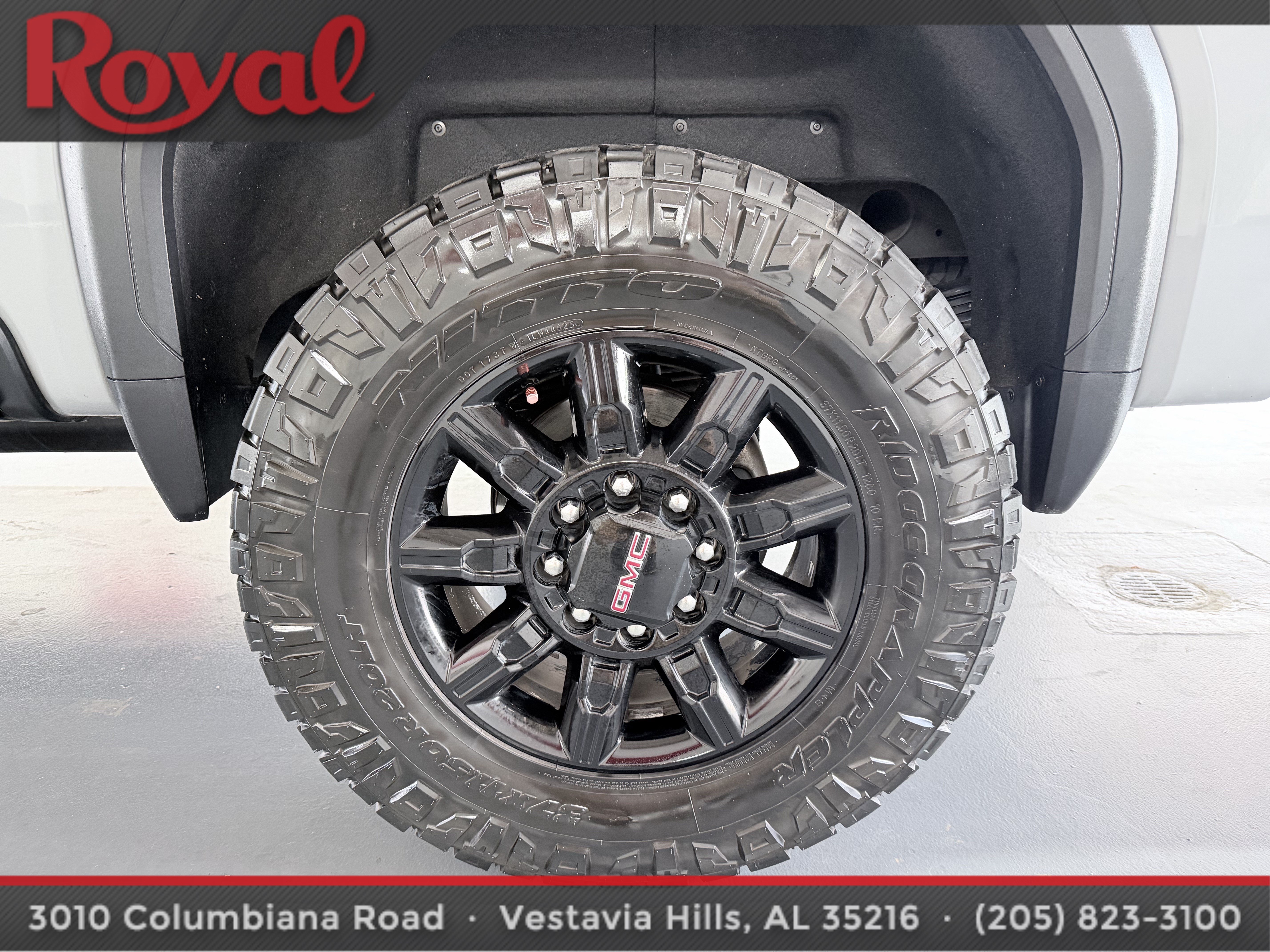 Used 2024 GMC Sierra 2500 AT4 w/ AT4 Premium Plus Package AWD/4WD image 9