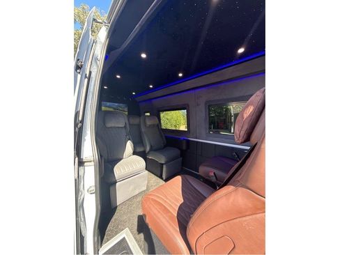 Used 2024 Mercedes-Benz Sprinter 2500 w/ Acoustic Package image 18