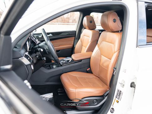 Used 2019 Mercedes-Benz GLE 43 AMG 4MATIC w/ Premium 3 Package image 16