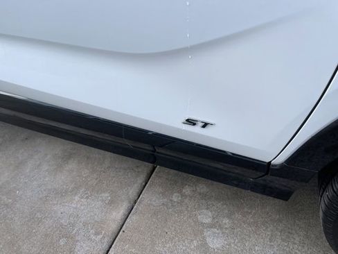 Certified 2025 Buick Encore GX Sport Touring image 20