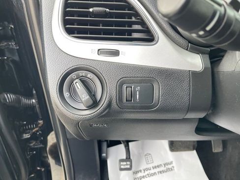 Used 2015 Dodge Journey SXT w/ Flexible Seating Group image 28