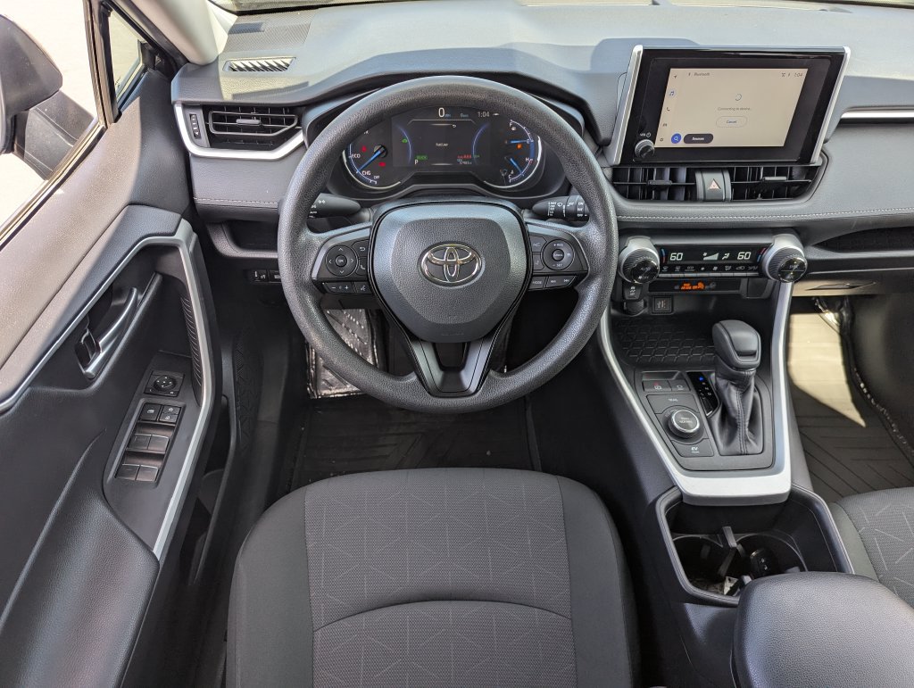 Used 2025 Toyota RAV4 XLE AWD/4WD image 26