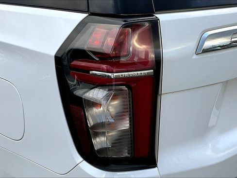 Used 2023 Chevrolet Suburban Premier AWD/4WD image 23