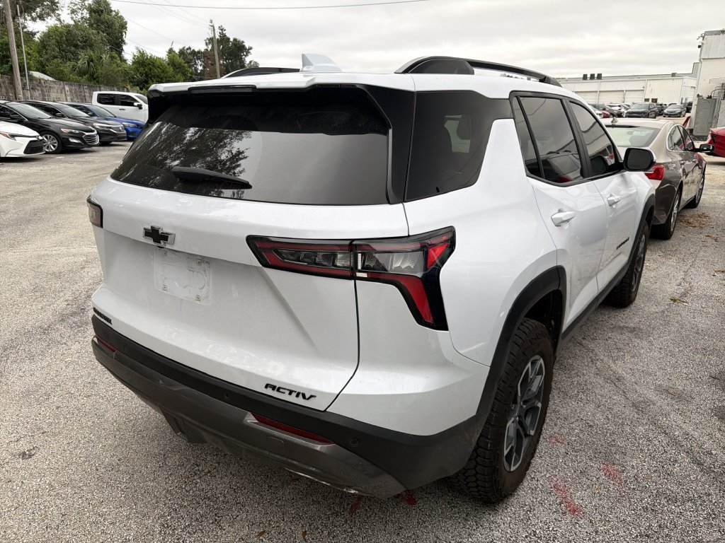 Used 2026 Chevrolet Equinox ACTIV FWD image 3