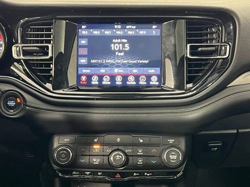 Used 2021 Dodge Durango SXT image 32