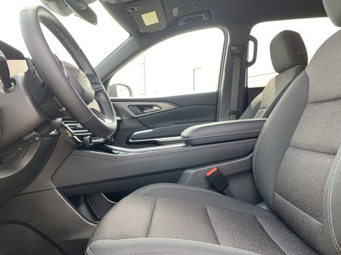 Used 2024 Chevrolet Traverse LT image 16