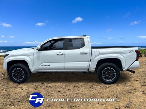 Used 2024 Toyota Tacoma TRD Sport image 3