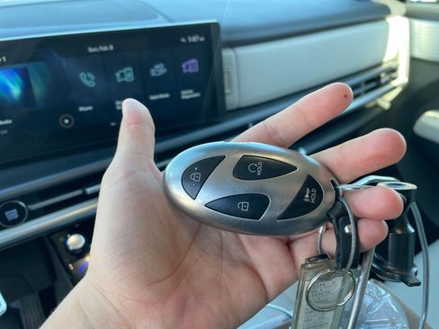 Used 2025 Hyundai Santa Fe SEL image 27