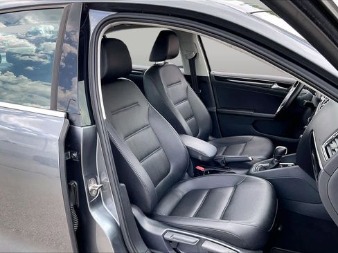 Used 2017 Volkswagen Jetta SEL FWD image 9