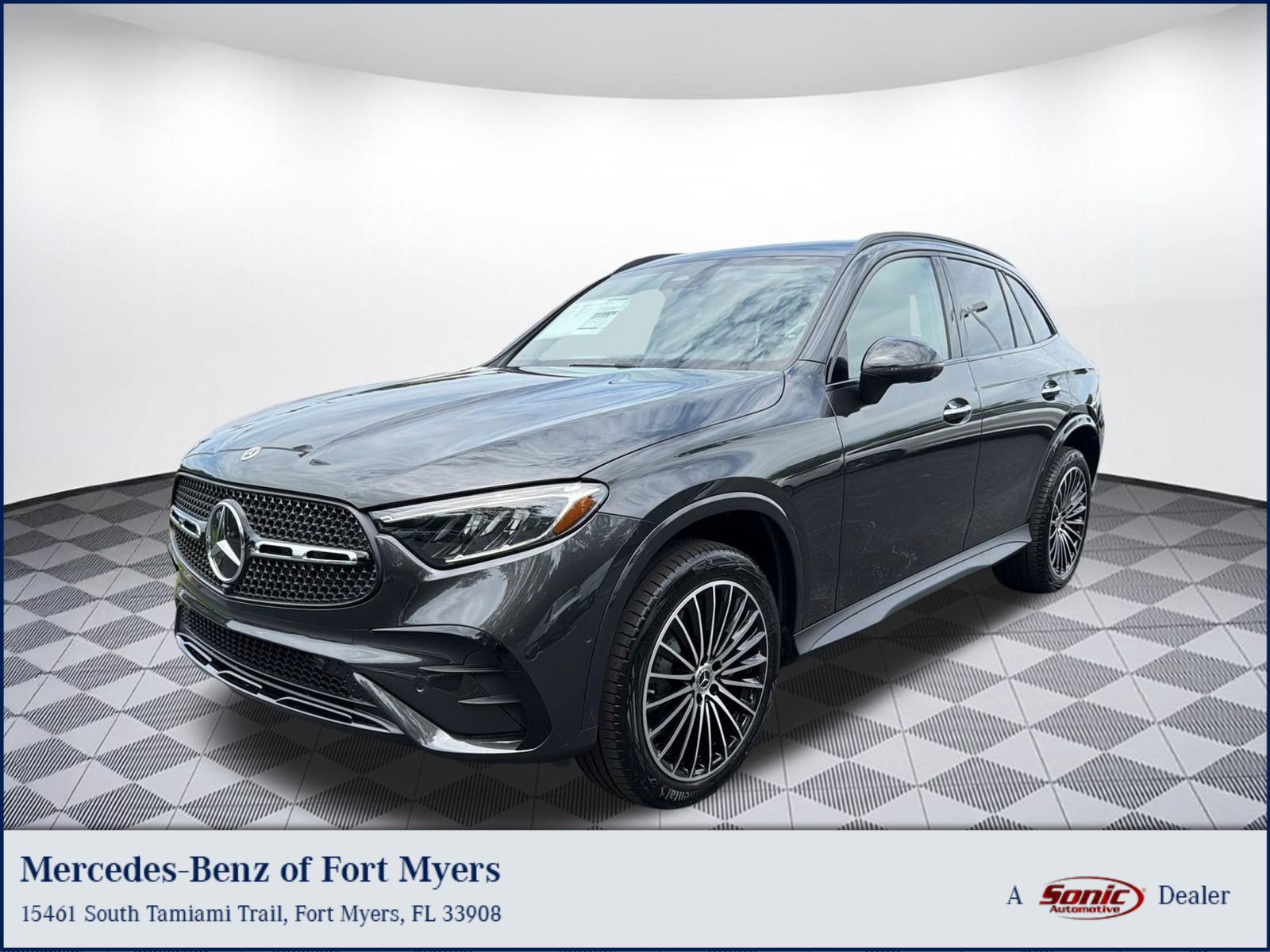 Used 2026 Mercedes-Benz GLC 300 image 1