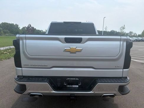 Used 2022 Chevrolet Silverado 1500 LTZ w/ LTZ Premium Package AWD/4WD image 9