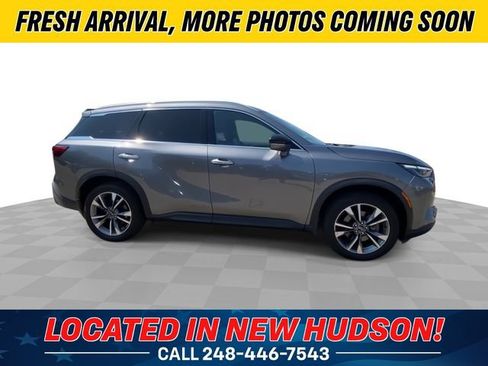 Used 2023 INFINITI QX60 Luxe w/ Vision Package AWD/4WD image 3