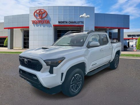 Used 2024 Toyota Tacoma TRD Sport image 6