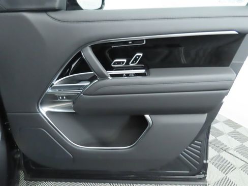 New 2026 Land Rover Range Rover Long Wheelbase SE image 26