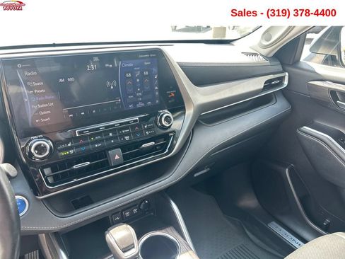Used 2021 Toyota Highlander Limited AWD/4WD image 16