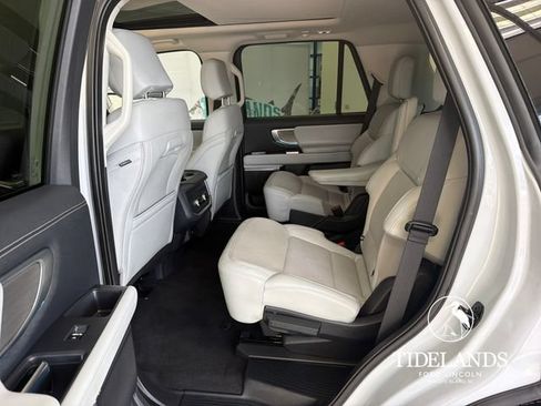 Certified 2025 Ford Expedition Platinum AWD/4WD image 30