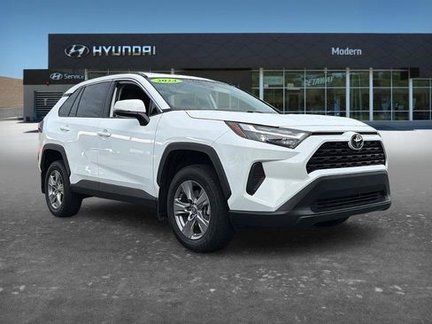 Used 2024 Toyota RAV4 XLE w/ Convenience Package FWD image 3