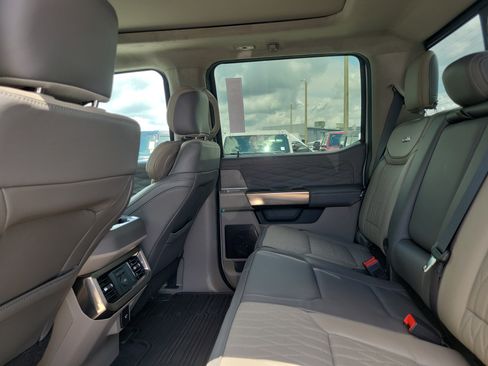 New 2026 Ford F350 Platinum w/ Platinum Plus Package AWD/4WD image 17