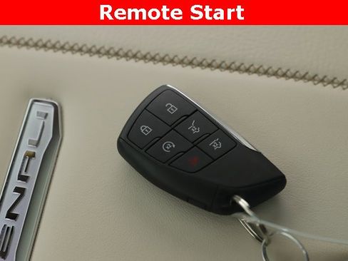 Used 2025 GMC Yukon Denali w/ Sun & Power Step Package image 3