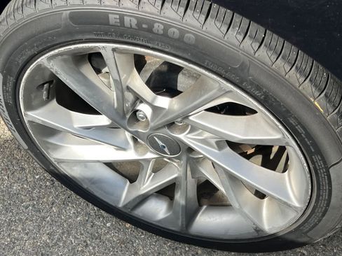 Used 2022 Genesis G70 2.0T image 18