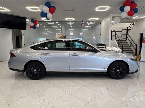 Used 2025 Honda Accord SE image 5