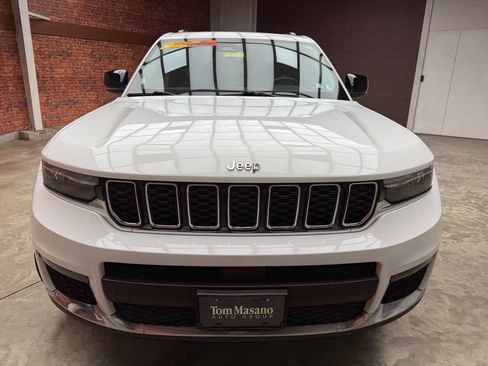 Used 2022 Jeep Grand Cherokee L Limited AWD/4WD image 9