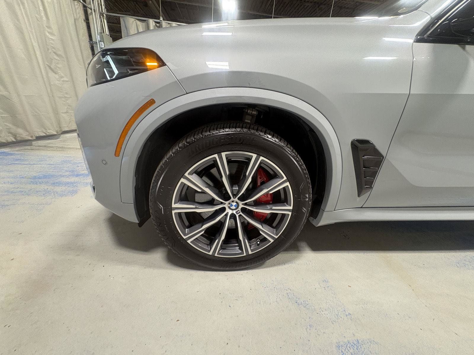 Used 2024 BMW X5 xDrive40i w/ M Sport Package AWD/4WD image 29
