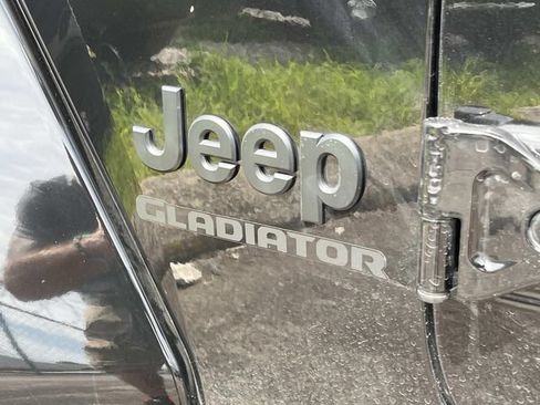 Used 2022 Jeep Gladiator Sport AWD/4WD image 14